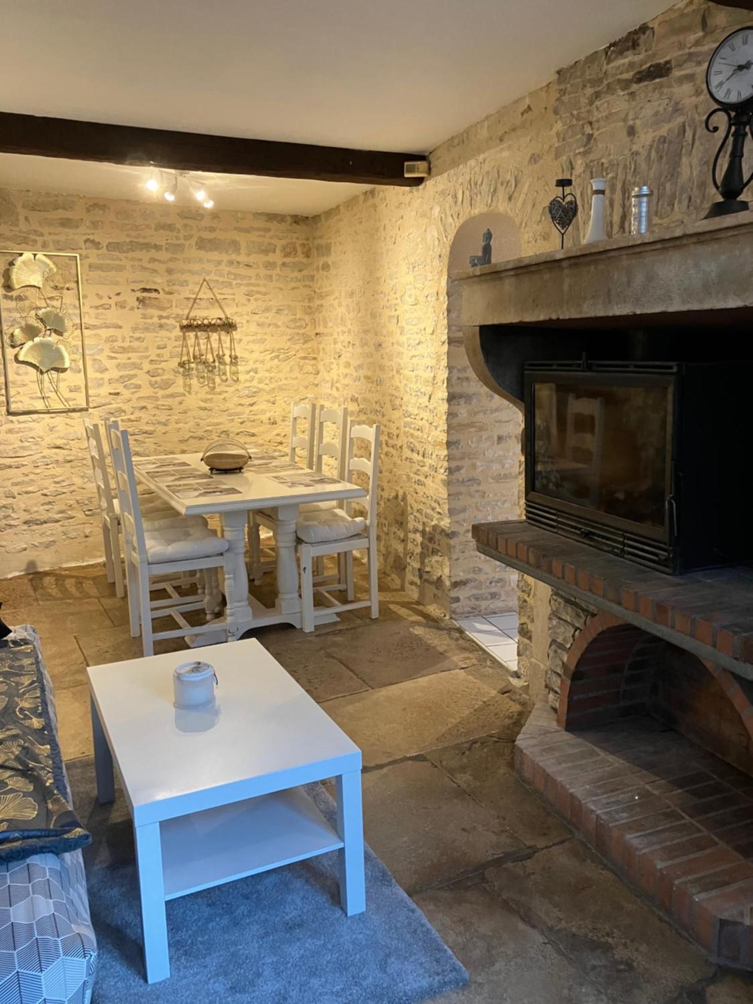 Charmante Maison En Pierres Precy-le-Sec Dış mekan fotoğraf